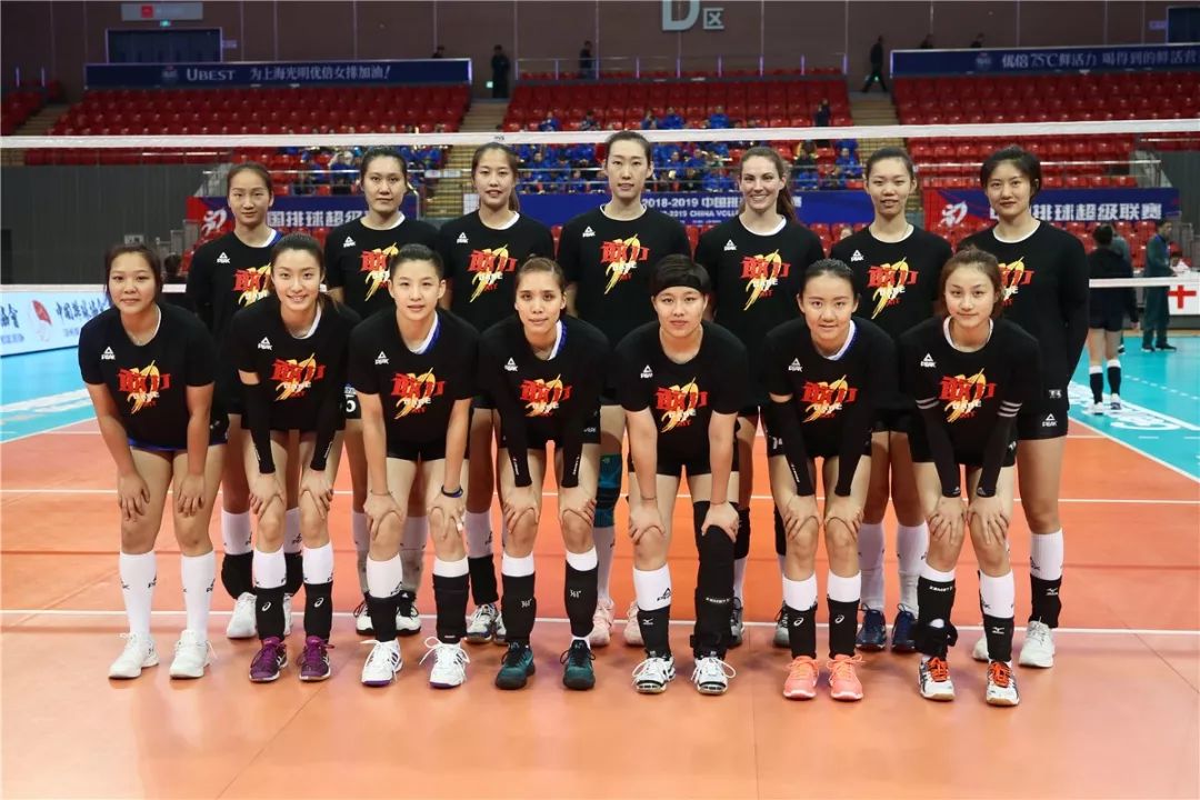 九游体育app-阿扎伦卡迎来十五赛季出色发挥，热火观众热烈欢呼！再创辉煌时刻(美的大15匹正15匹区别)