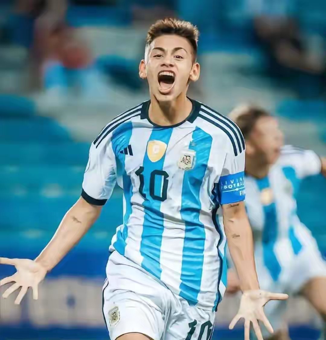 九游娱乐官网-冰球热身赛焦点战：滇池迅豹队强势横扫剑门巨龙队，新星闪耀。轮换效果显现的简单介绍