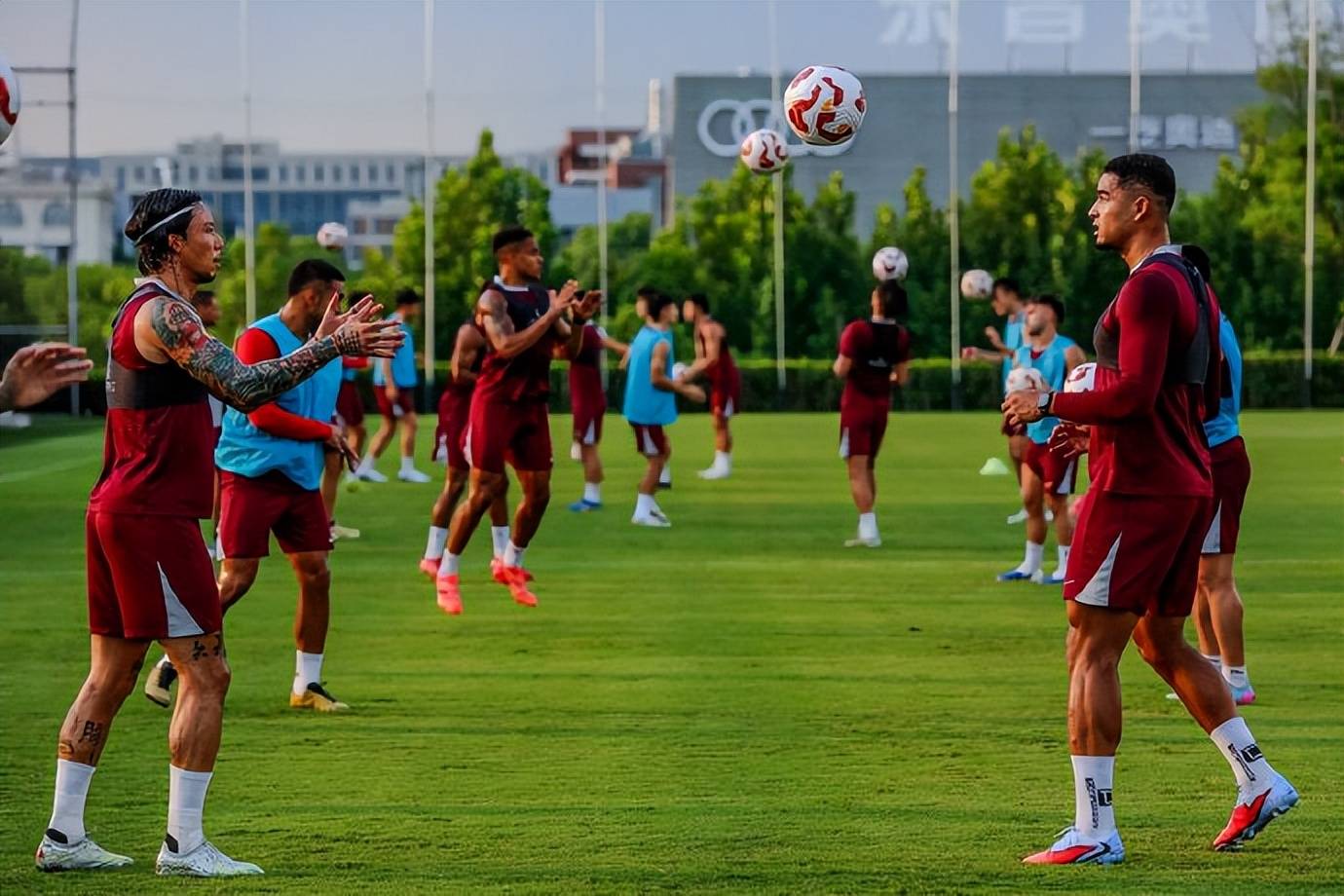 九游娱乐官网-关于上海海港发布备战花絮，关键时刻战术微调，NBA季后赛任务艰巨，训练强度明显提升的信息